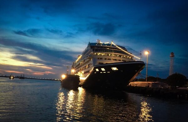 Pelabuhan Benoa Denpasar Bali