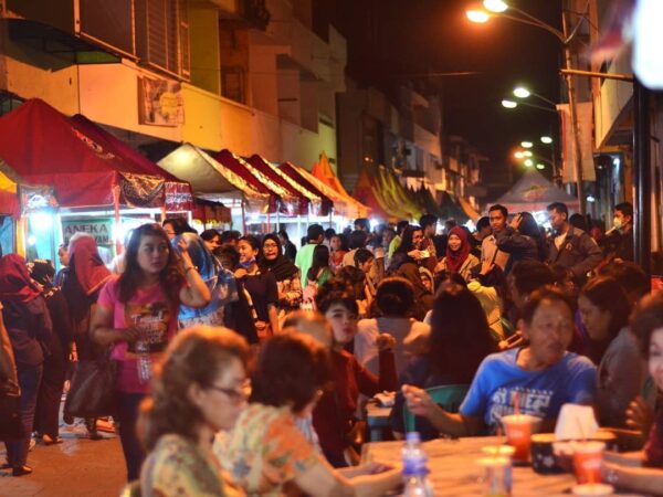 Kampung Pecinan Semarang dan Kuliner Pasar Semawis