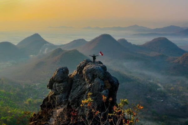 Bukit Cumbri Wonogiri