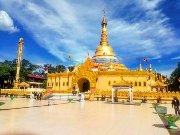 Taman Alam Lumbini Berastagi Buka Jam Berapa?