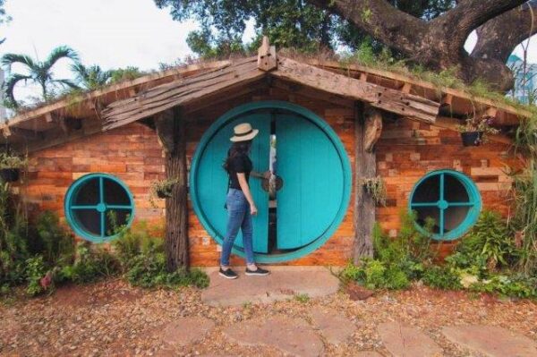 10 Rumah Hobbit di Indonesia