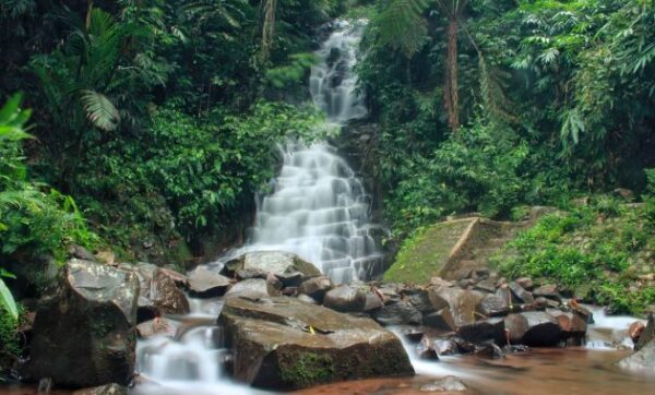 Wisata Air Terjun Irenggolo