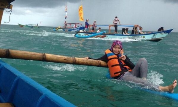 Indah Sekaligus Menawan, Inilah Pantai Pananjung