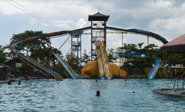 Kolam renang di madiun wisata terbagus daftar indoor tempat anak murah terdekat kabupaten wahana kota aston area hotel tirto asri jawa timur yang ada pasar besar sendang biru east java jatim banyu jalan bali indonesia sun city sentani I club dumilah daerah dolopo retno dengan gulun gede khusus wanita munggut meteseh merdeka ngumbul piranha purbaya park tirta pelangi selo sentul sekitar tri sakti terbaik kosala umbul wilayah