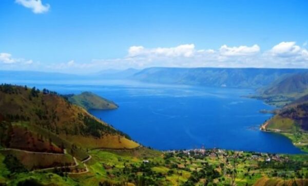 5 Rekomendasi Wisata Danau Terluas dan Terdalam di Asia Tenggara, Indonesia Termasuk Salah Satunya