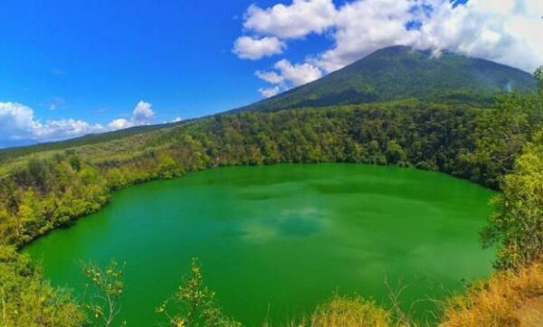 5 Daftar Pilihan Lokasi Wisata Danau Daerah Maluku Ini Disebut Kumpulan Surga Yang Tersembunyi