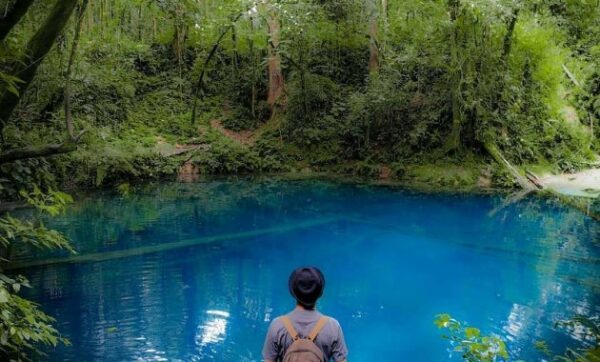 10 Referensi Wisata Alam Danau di Negara Indonesia Yang Keindahannya Tak Tertandingi, Wajib Kalian Kunjungi!