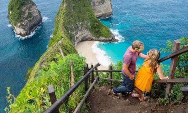 10 Rekomendasi Pantai Daerah Nusa Penida Ini Cantiknya Telah Diakui Oleh Dunia, Wajib Kalian Kunjungi!