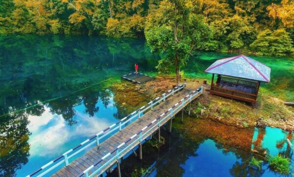 10 Referensi Wisata Danau Cantik di Daerah Kalimantan Timur Ini Bak Surga Tersembunyi!