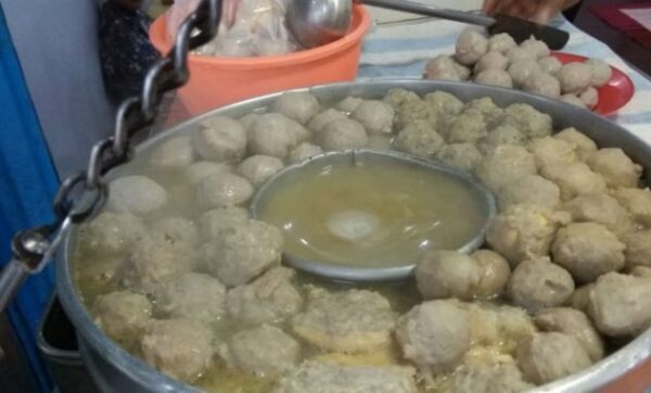 Bakso paling enak di malang murah bakar sawojajar babi alamat daftar lawang kepanjen warung suhat kota alun alun area tempat makan tahu dinoyo terkenal terenak beranak rekomendasi singosari sukun dekat stasiun urat 24 jam