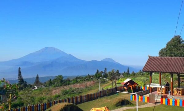 Mau Makan Atau Berenang? Kunjungi Umbul Sidomukti Semarang