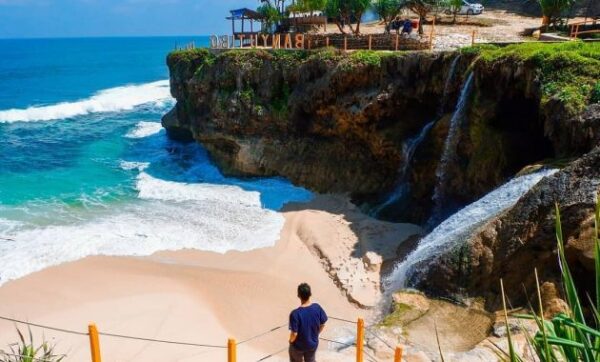 Pantai banyu tibo pacitan jawa timur wisata air terjun rute jalan menuju akses ke lokasi harga tiket masuk jalur dari solo malang gunung kidul jogja wonogiri kabupaten 63554 indonesia regency east java foto gambar donorojo video alamat letak peta google map