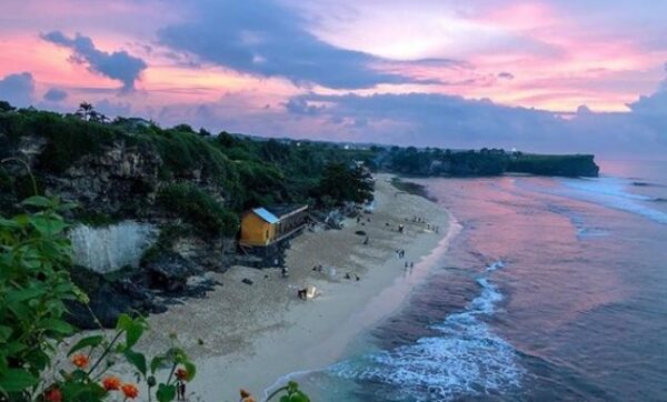 Pantai balangan beach bali uluwatu jimbaran jalan menuju lokasi peta google map pecatu kuta selatan kabupaten badung berita hari ini news surf kota logo wisata pura review surfing hotel resort restaurants accommodation tripadvisor indah villa karma rute harga tiket masuk alamat letak terbakar kebakaran foto