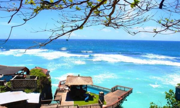 Dimana Akses Jalan Menuju Lokasi Pantai Suluban Uluwatu Bali dan Berapa Harga Tiket Masuknya?