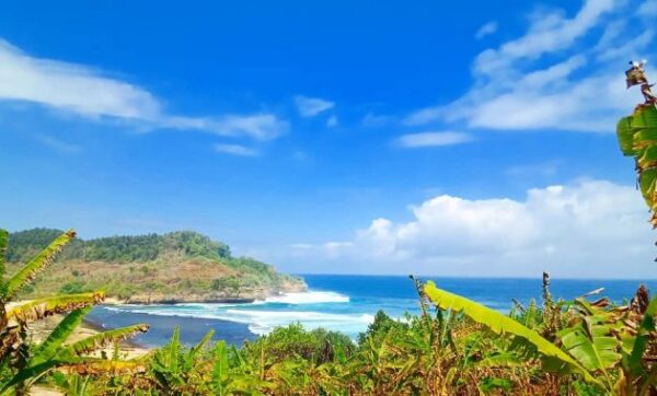 Bagaimana Akses Jalan Menuju Lokasi Wisata Pantai Molang di Pucang Laban Tulungagung