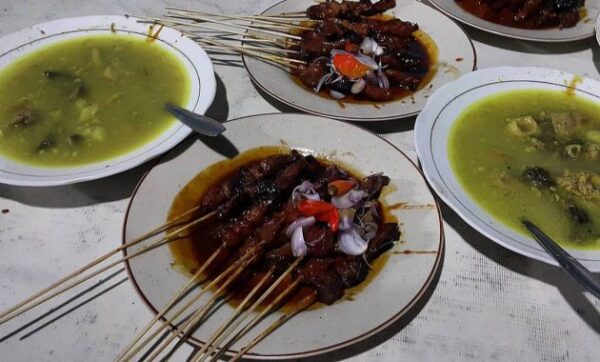 Sate kambing di tulungagung resep bumbu bunga desa terkenal pak kuwat khas nyoto atmaja stasiun enak gule lestari abah dekat depan dan harga kabupaten jawa timur sido kerso cabang 1 2 kuliner moro lego regency east java utomo