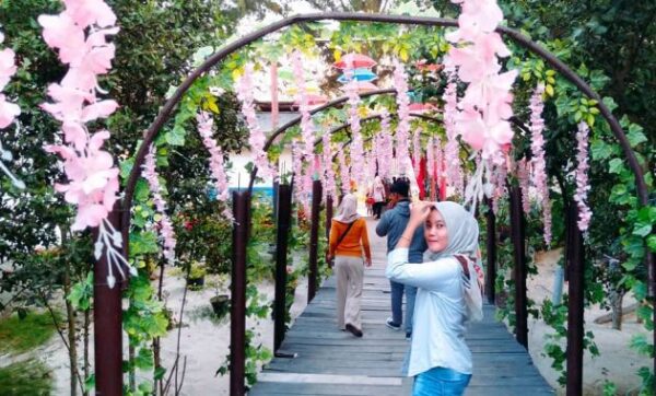 Bagaimana Akses Menuju Pantai Mangrove di Kabupaten Serdang Bedagai dan Berapa Harga Tiketnya?