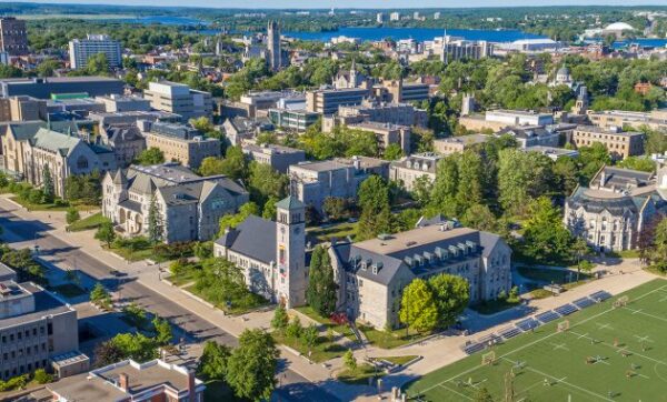 Universitas di kanada yang menyediakan beasiswa murah dan jurusannya toronto terbaik alberta ada terkenal kampus daftar negeri university s2 vancouver waterloo jurusan hubungan internasional kedokteran pendidikan alamat serta bagus calgary islam jumlah komputer komunikasi ternama list musik nomor satu nama peringkat program paling quebec ranking seni salah sains termurah tertua urutan unggulan