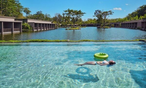 The Westlake Resort, Penginapan Dengan Arsitektur Khas Jawa Yang Memiliki Danau Buatan di Jogja