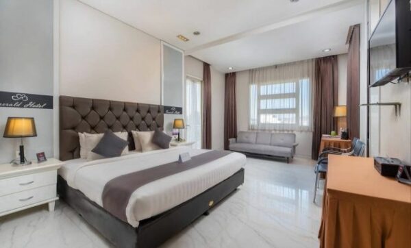 Emerald Hotel Surabaya, Penginapan Bertaraf Bintang 2 Dengan Tarif 200 Ribu Saja Per Malamnya