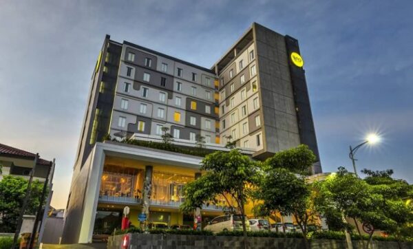 Identik Dengan Warna Kuning, Inilah Yello Hotel Surabaya Yang Artsy dan Cocok Untuk Anak Muda