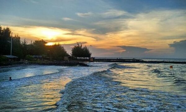 Keindahan Pantai Muarareja Indah Kota Tegal, Termasuk Tiket Masuk dan Sekarang Buka Jam Berapa?